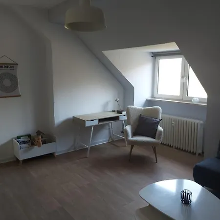 House 27 * Duisburgo